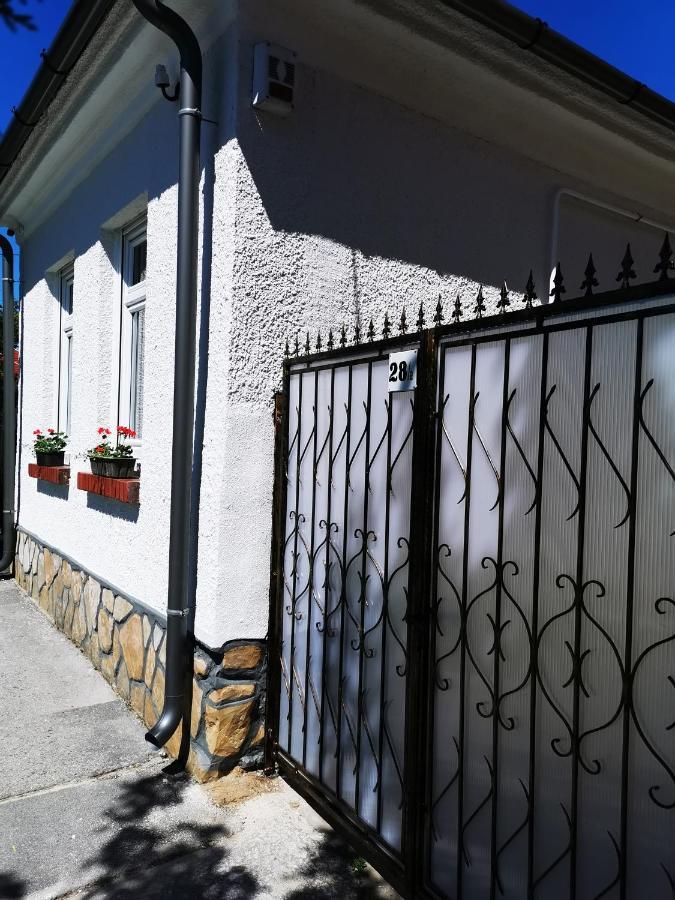 Lehel Apartman Keszthely Esterno foto
